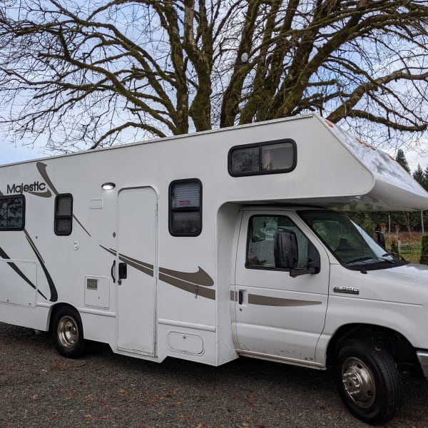 2013 Thor Four Winds Class C available for rent in Warroad, Minnesota