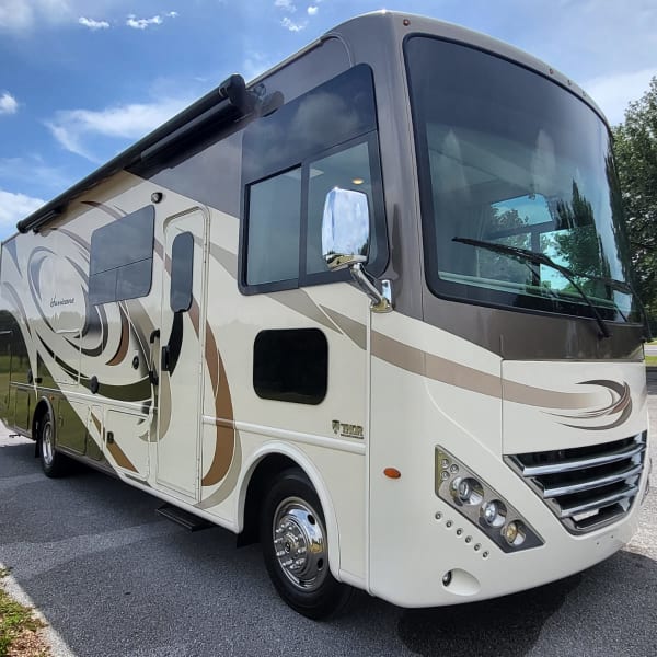 2017 Thor Hurricane Class A available for rent in Gibsonton, Florida