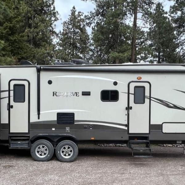 2016 Crossroads RV Rezerve Fifth Wheel available for rent in Kalispell, Montana