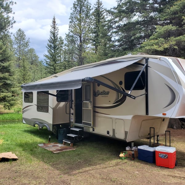 2015 Grand Design Reflection Fifth Wheel available for rent in Pecos, New Mexico