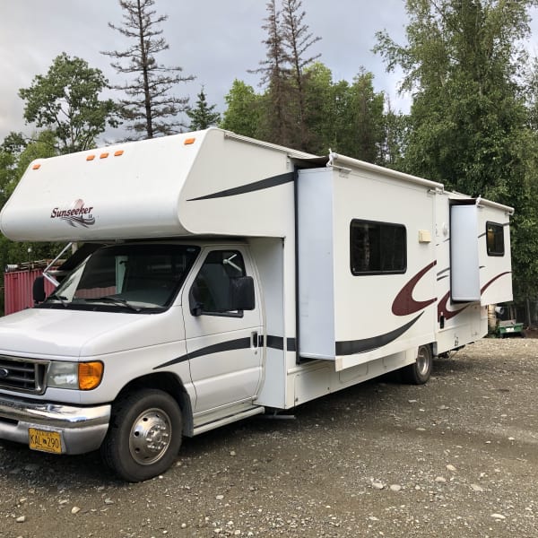 2004 Forest River Sunseeker LE Class C available for rent in Wasilla, Alaska