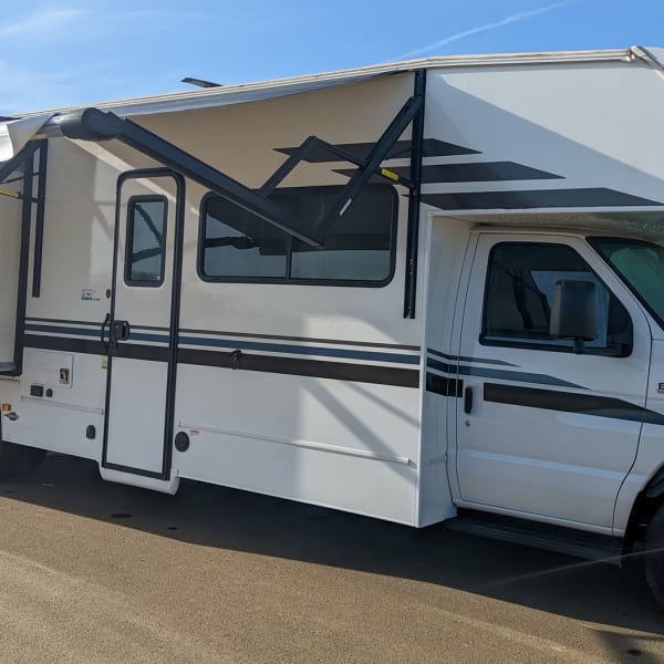 2021 Forest River Coachmen Freelander Premier Class C available for rent in Collinsville, Oklahoma