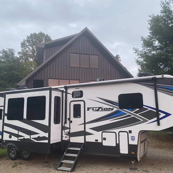 2021 Keystone RV Fuzion Toy Hauler Fifth Wheel available for rent in Junction City, Ohio