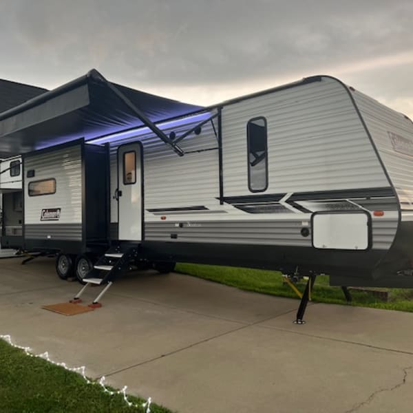 2022 Dutchmen Coleman Lantern Travel Trailer available for rent in Raeford, North Carolina