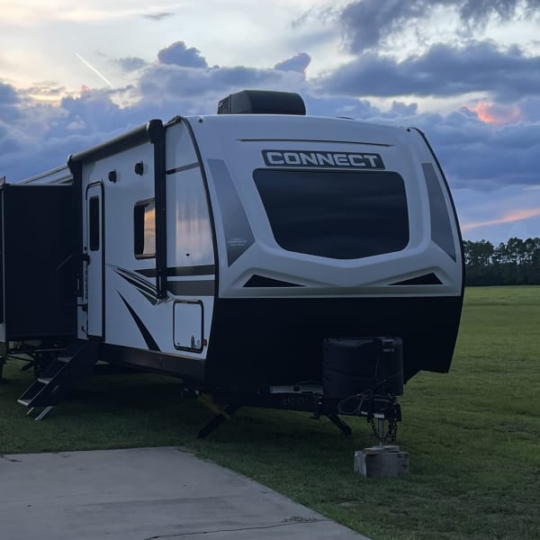 2022 KZ Connect 322BHK Travel Trailer available for rent in Malone, Florida