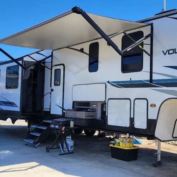 2022 Crossroads RV Volante HP Fifth Wheel available for rent in gilroy, California