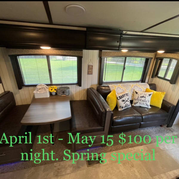 2018 Crossroads RV Sunset Trail Super Lite Travel Trailer available for rent in Sheboygan Falls, Wisconsin