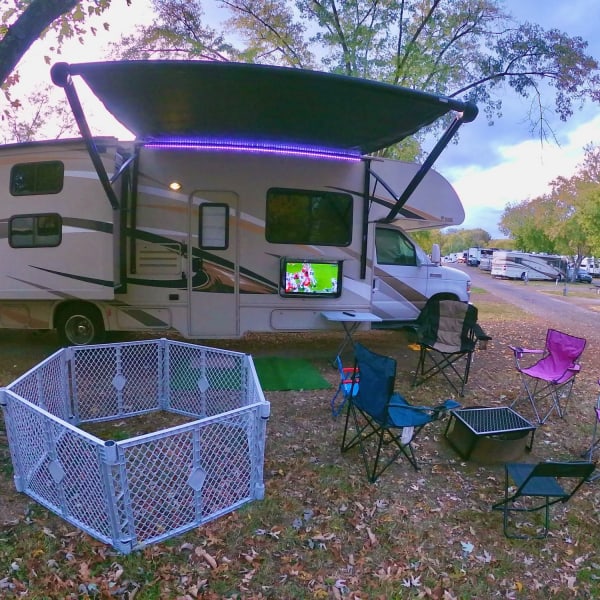 2017 Thor Freedom Elite Class C available for rent in Hendersonville, Tennessee