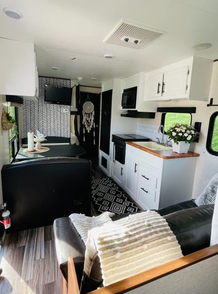 2017 Jayco Jay Flight Travel Trailer available for rent in Woodbine, Maryland