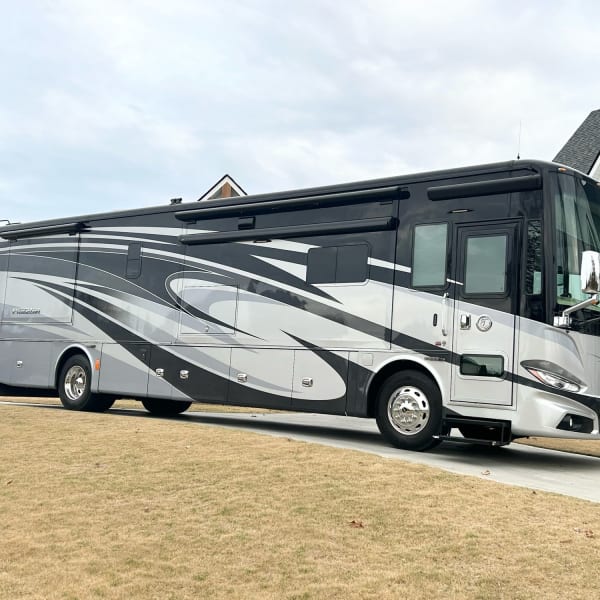 2017 Phaeton Phaeton Motorhome Class A available for rent in Clarksville, Tennessee