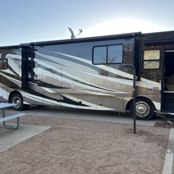 2013 Berkshire Berkshire Motorhome Class A available for rent in CHINA SPRING, Texas