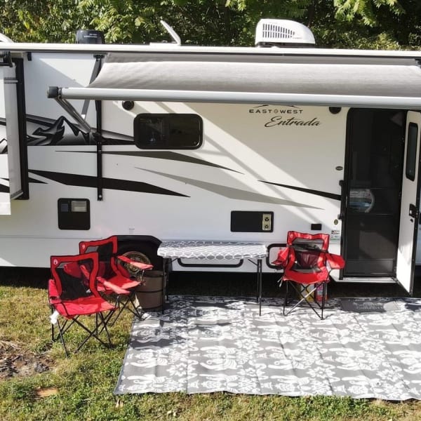 2022 East to West Entrada 2600DS Class C available for rent in Westerville, Ohio