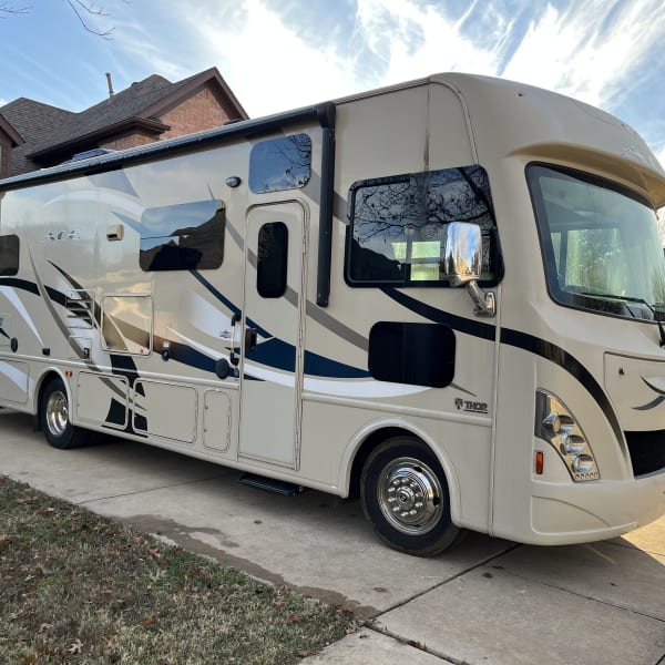 2017 Thor A.C.E. Class A available for rent in Grapevine, Texas