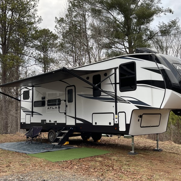 2022 Dutchmen Atlas Fifth Wheel available for rent in Wilkesboro, North Carolina