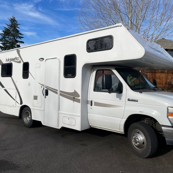 2014 Thor Majestic Class C available for rent in Hillsboro, Oregon