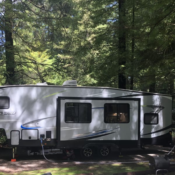 2020 Forest River Cherokee Arctic Wolf Fifth Wheel available for rent in Goodyear, Arizona