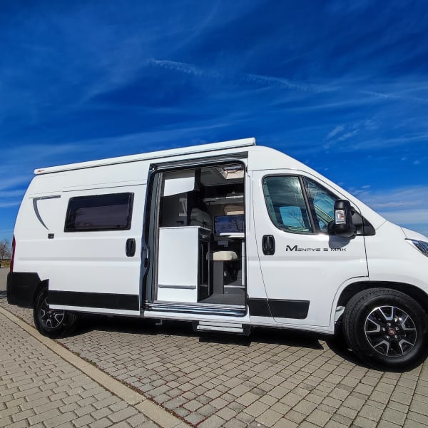 2023 Fiat MCLOUISE /MENPHYS3 MAXI Class B available for rent in Madrid, 