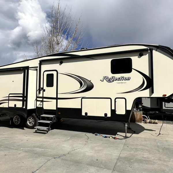 2020 Grand Design Reflection Fifth Wheel available for rent in Quincy, Washington