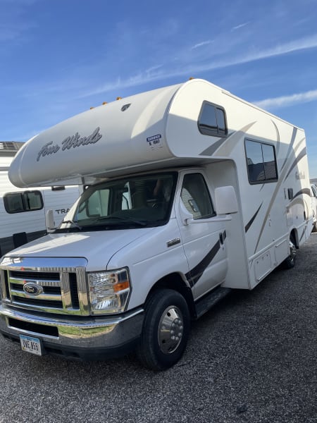 2015 Thor Four Winds Class C available for rent in Eldridge, Iowa