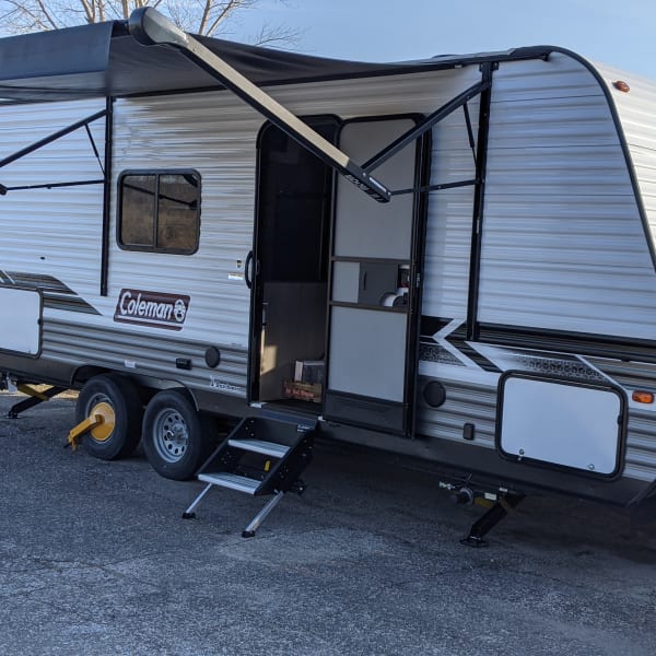 2022 Keystone RV Coleman 214BH Travel Trailer available for rent in Rollingstone, Minnesota
