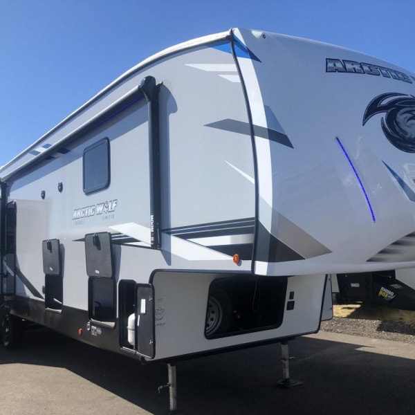 2022 Forest River Cherokee Arctic Wolf Fifth Wheel available for rent in Saint Anthony, Idaho