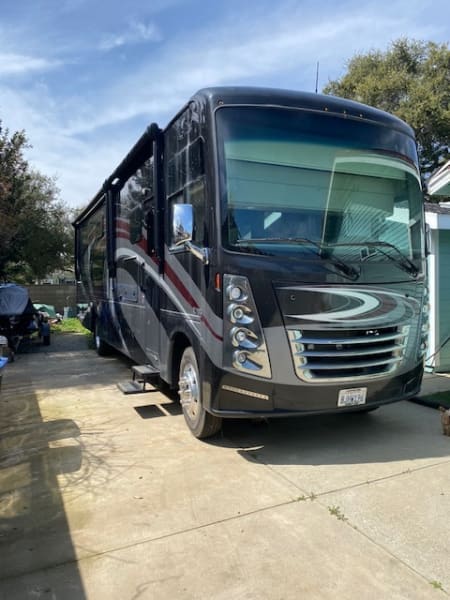 2019 Thor Challenger Class A available for rent in Pasadena, California