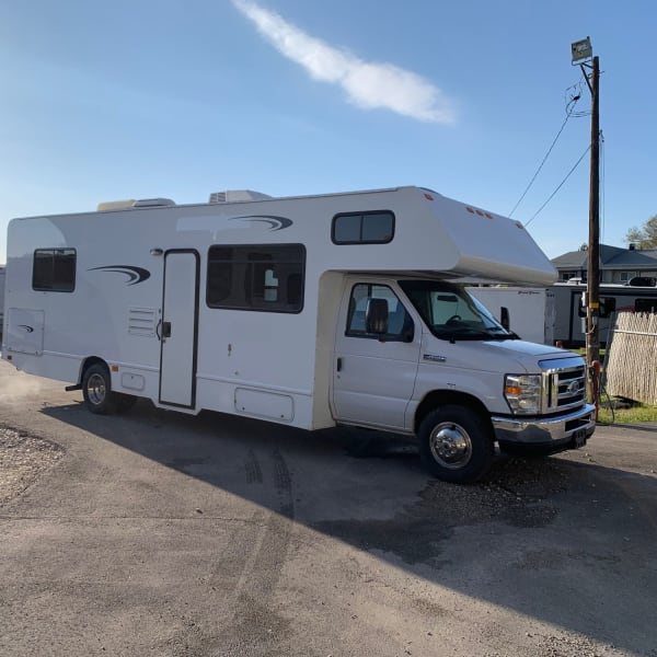2017 Thor Majestic Class C available for rent in Millcreek, Utah