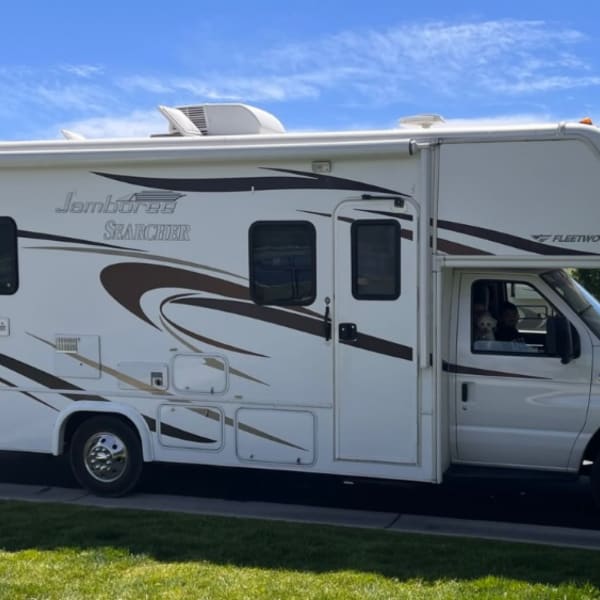 2013 Jamboree Searcher Class C available for rent in Glendale, California