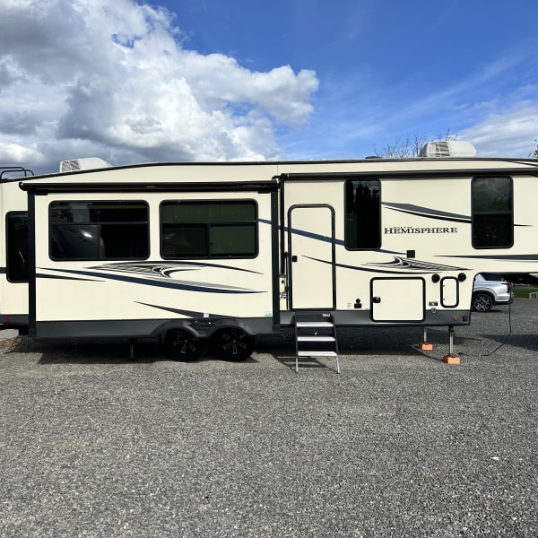 2020 Forest River Salem Hemisphere Fifth Wheel available for rent in Quincy, Washington