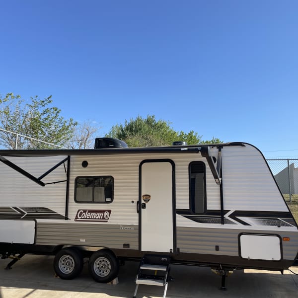 2022 Dutchmen Coleman Lantern LT Travel Trailer available for rent in Edmond, Oklahoma