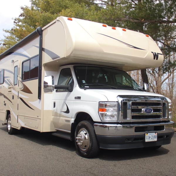 2022 Winnebago Minnie Winnie Class C available for rent in Herndon, Virginia