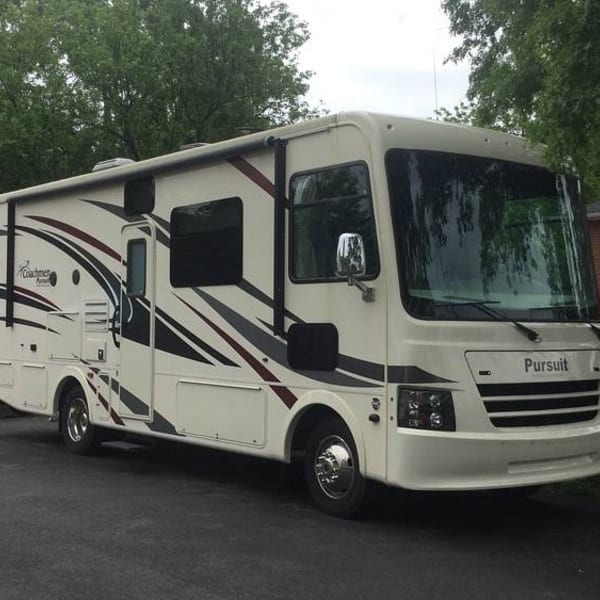 2019 Coachmen Pursuit 27DS Class A available for rent in Aylmer, Ontario