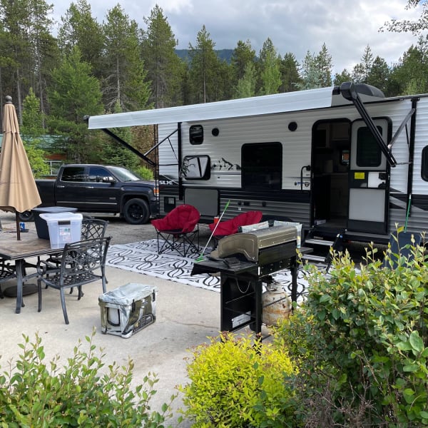 2023 Jayco Jay Flight Travel Trailer available for rent in Angola, Indiana