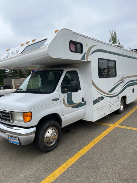 2003 Tioga Tioga Motorhome Class C available for rent in Edmonton, Alberta