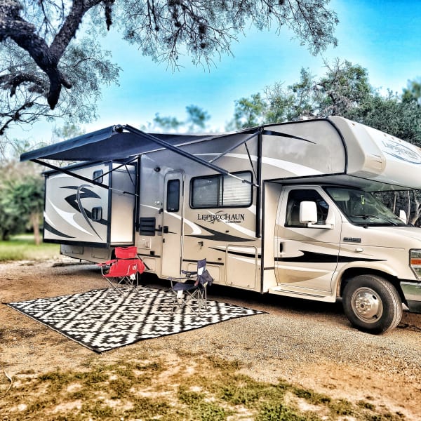 2014 Coachmen Leprechaun 320BH Class C available for rent in Houston, Texas