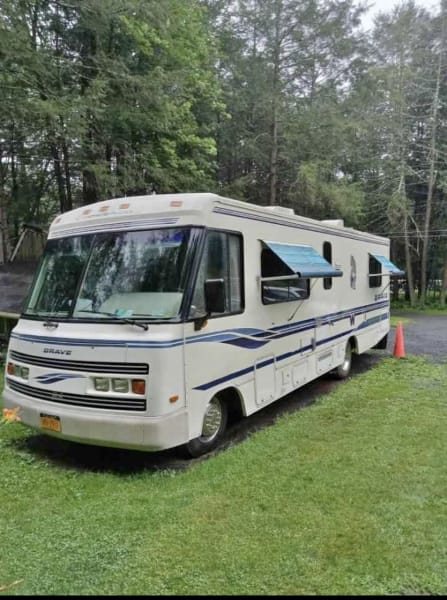 1995 Winnebago Brave Class A available for rent in Levittown, Pennsylvania