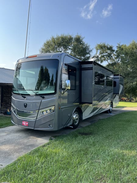2023 Thor Palazzo Class A available for rent in New Brockton, Alabama