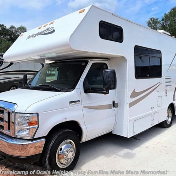2015 Thor Motor Coach Four Winds Majestic Class C available for rent in Reno, Nevada