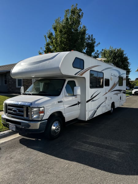 2012 Thor Majestic Class C available for rent in Sacramento, California