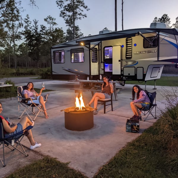 2021 Forest River Cherokee Arctic Wolf Fifth Wheel available for rent in Wesley Chapel, Florida