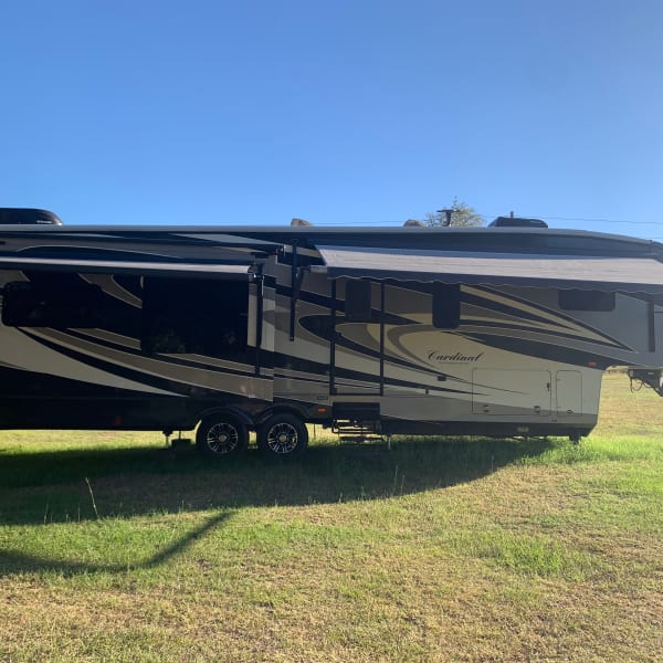 2015 Forest River Cardinal Fifth Wheel available for rent in Moultrie, Georgia