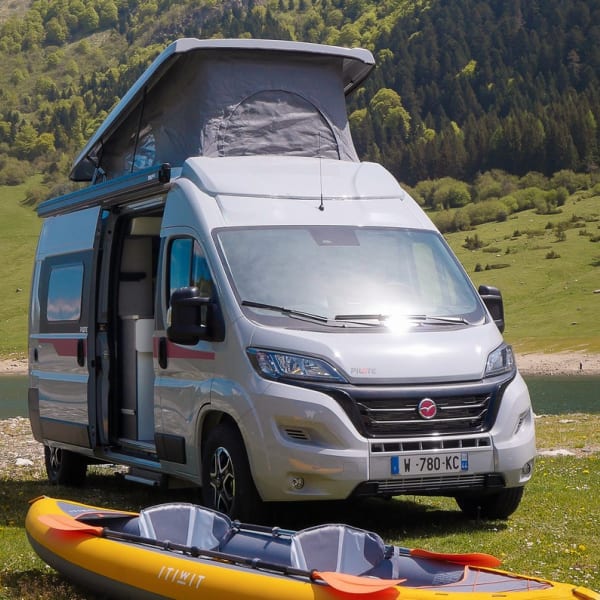 2024 Pilote V600 Toit relevable Class B available for rent in Castelmaurou, 