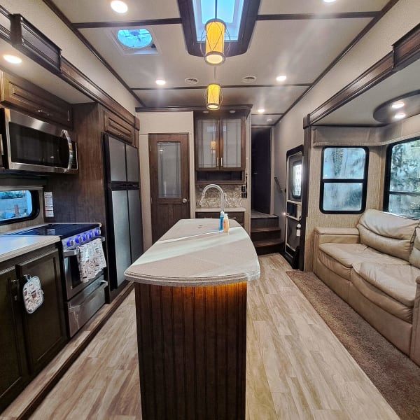 2020 Grand Design Solitude Fifth Wheel available for rent in Lake Elsinore, California