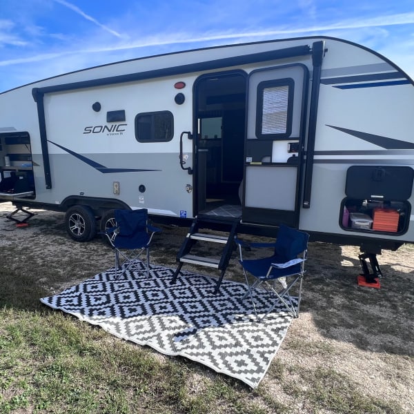 2021 Venture Sonic 211VDB Travel Trailer available for rent in College Station, Texas
