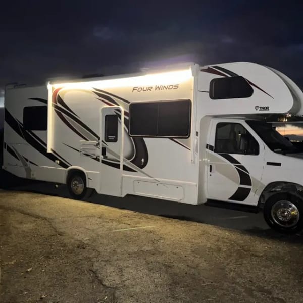 2020 Thor Four Winds Class C available for rent in Buttonwillow, California