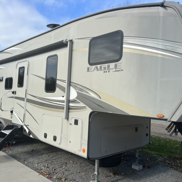 2019 Jayco Eagle HT Fifth Wheel available for rent in Foxboro, Massachusetts