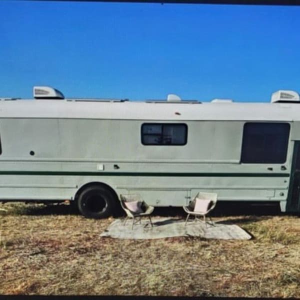 1995 International 3800 Class A available for rent in albuquerque, New Mexico
