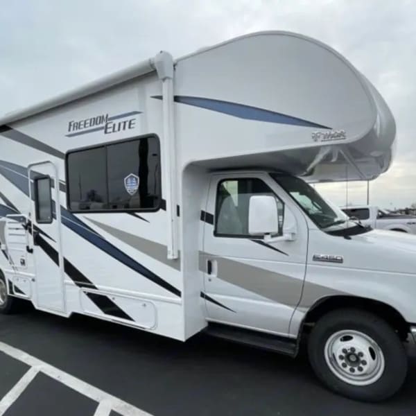 2023 Thor Freedom Elite Class C available for rent in Rhome, Texas