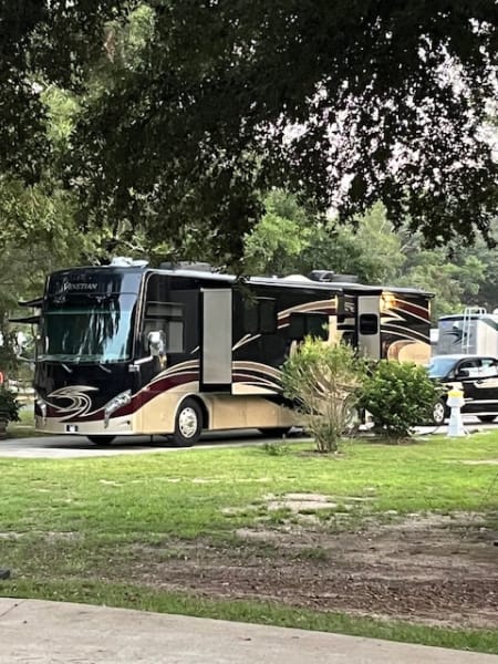 2017 Thor Venetian Class A available for rent in Milton, Florida