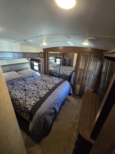 2015 Jayco Eagle Premier Fifth Wheel available for rent in Pueblo West, Colorado